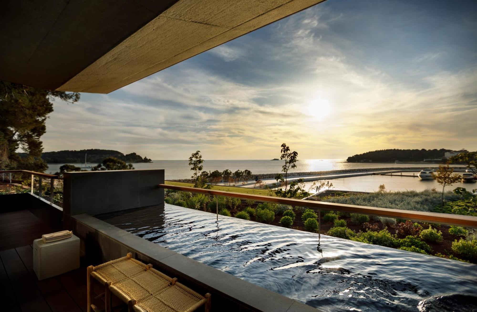Grand Park Hotel Rovinj By Maistra Collection Номер фото View from the hotel